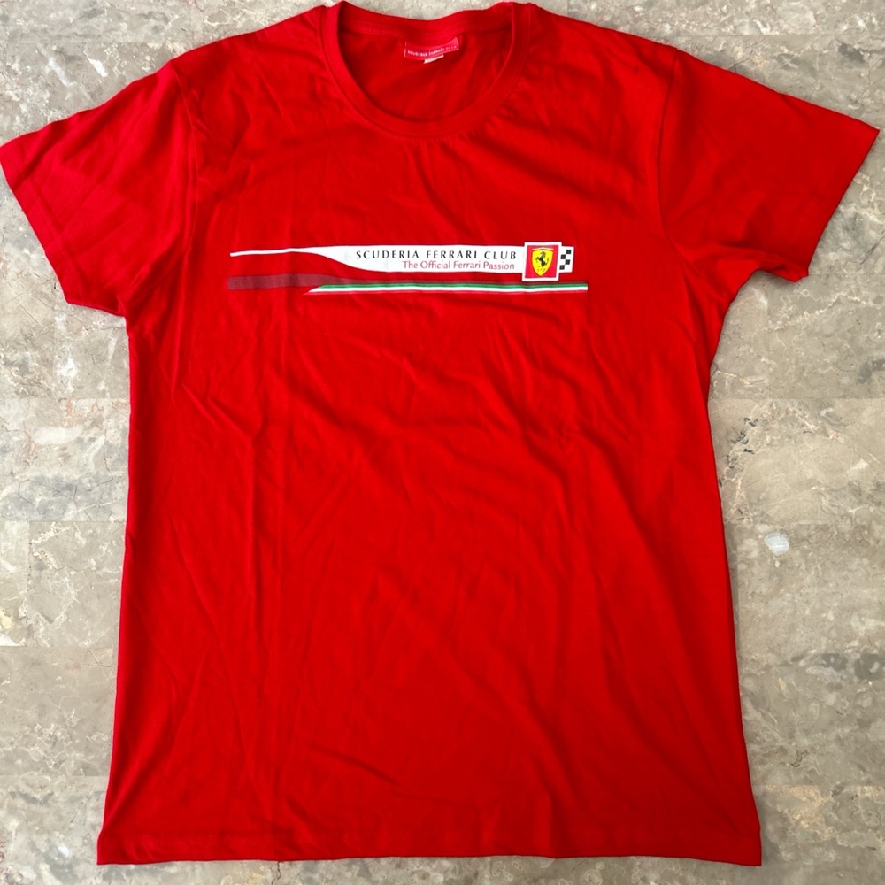 Scuderia Ferrari Club Limited Edition Red T-Shirt Size M/L